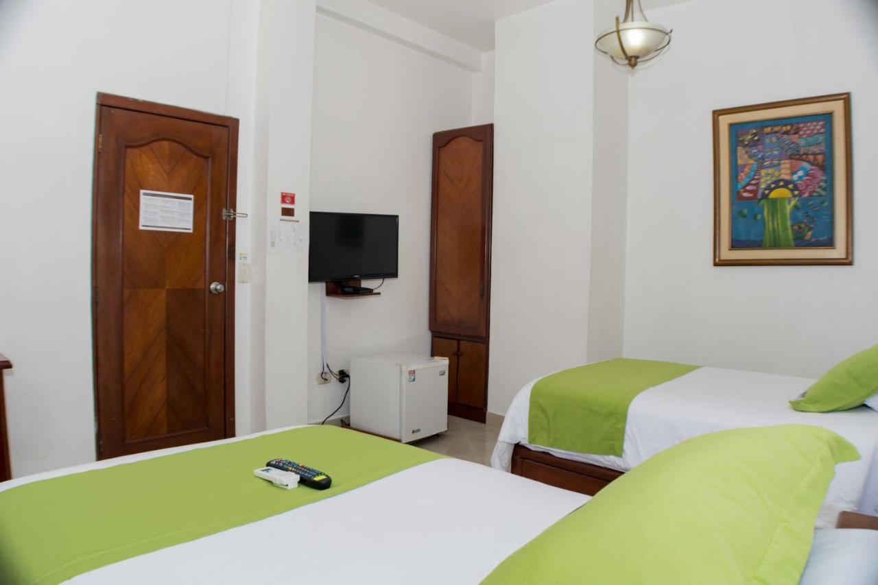 Hotel Castell - Cerca Del Aeropuerto Guayaquil Exterior foto